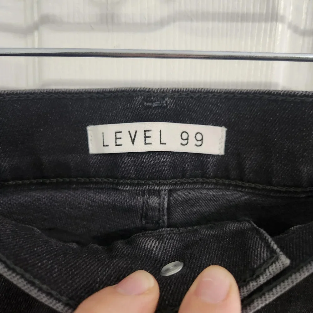 Level 99 anthropologie black denim high waisted straight leg ankle jeans size 32